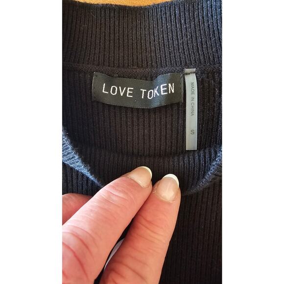 Love Token Ophelia Cut Sleeve Sweater, Black, NEW,  Size S - Picture 11 of 14